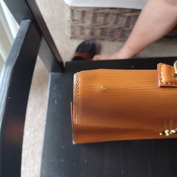 LOUIS VUITTON Epi Leather Men or Women Business Professional Attache Briefcase - Picture 6 of 16